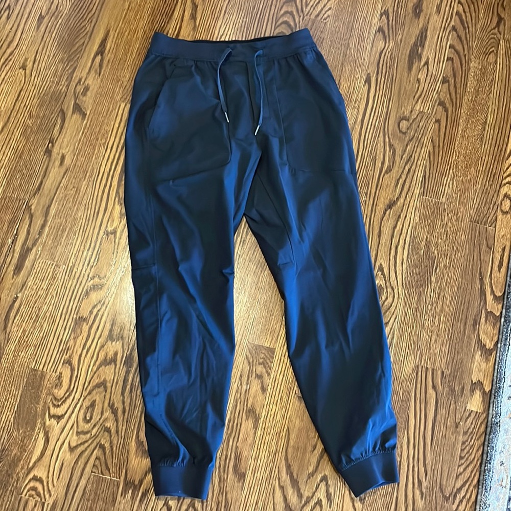 LULULEMON men’s joggers, size large